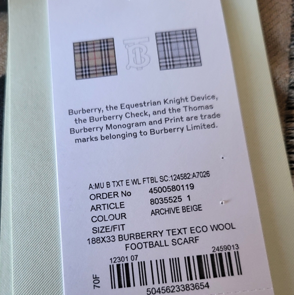 Burberry Beige & Black Logo Jacquard Scarf nwt - Picture 7 of 8